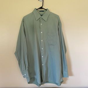 Men’s sage green, Perry Ellis, long sleeve button down shirt, size XL.